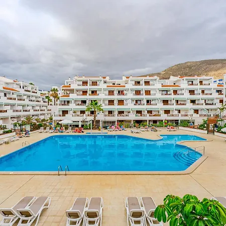 Ocean Walk Victoria Court 2 Modern Apartment With Terrace, Heated Pool, Netflix