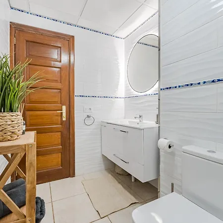Apartment Ocean Walk Victoria Court 2 Modern Apartment With Terrace, Heated Pool, Netflix
