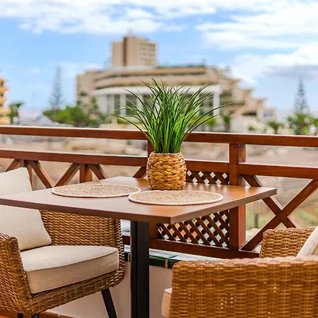 Ocean Walk Victoria Court 2 Modern Apartment With Terrace, Heated Pool, Netflix